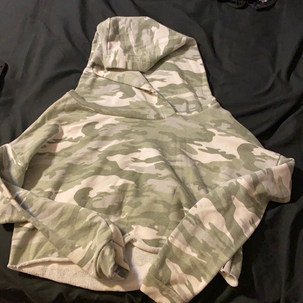 Camo crop top with hood